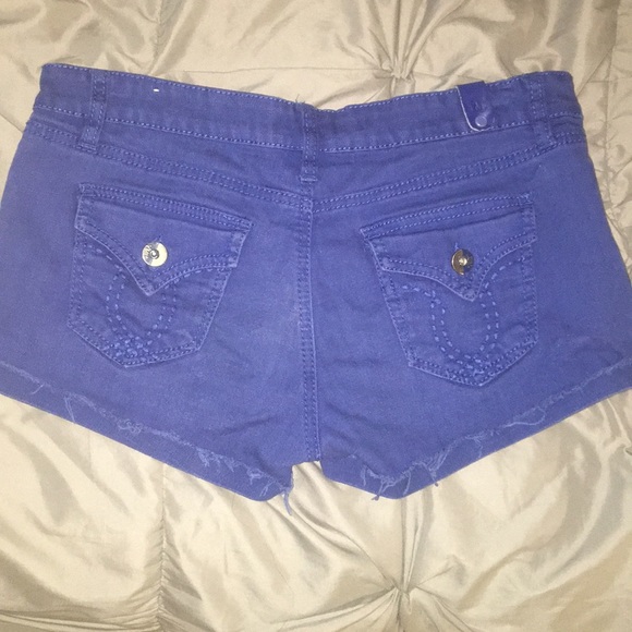 Cute YMI blue shorts - Picture 2 of 3